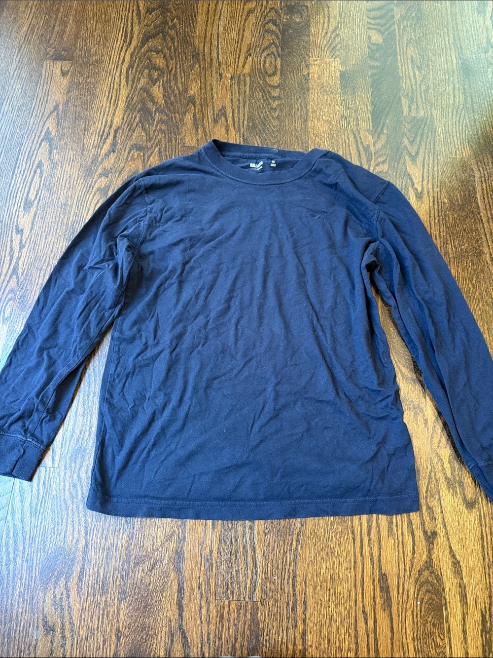 Men’s size XS Hollister Navy Long-Sleeve Crew Neck Shirt